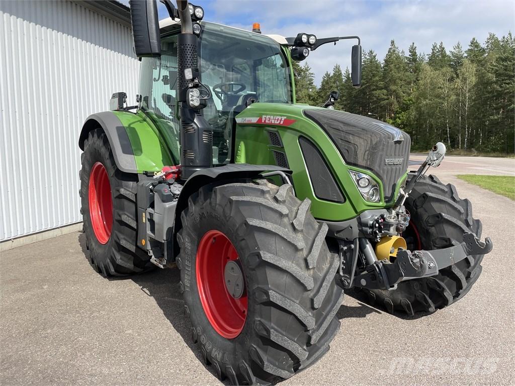 Fendt 724 Profi Plus Tractoren