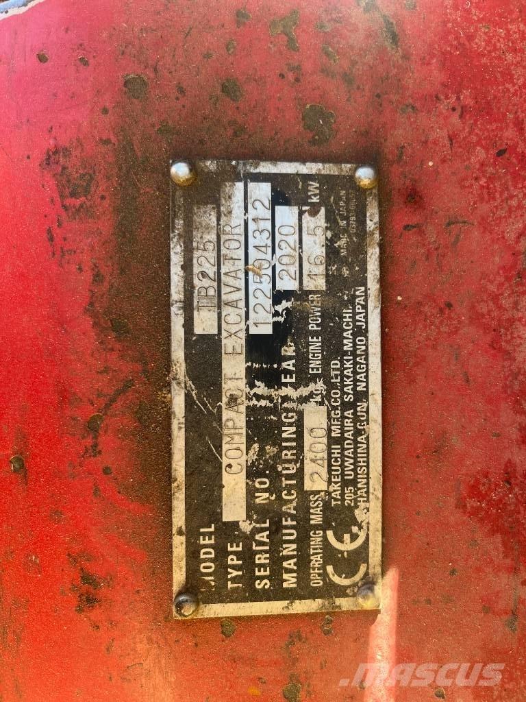 Takeuchi TB 225 Minigraafmachines < 7t