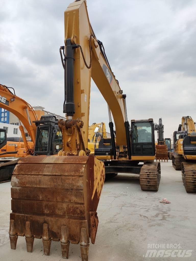 CAT 329 D Rupsgraafmachines