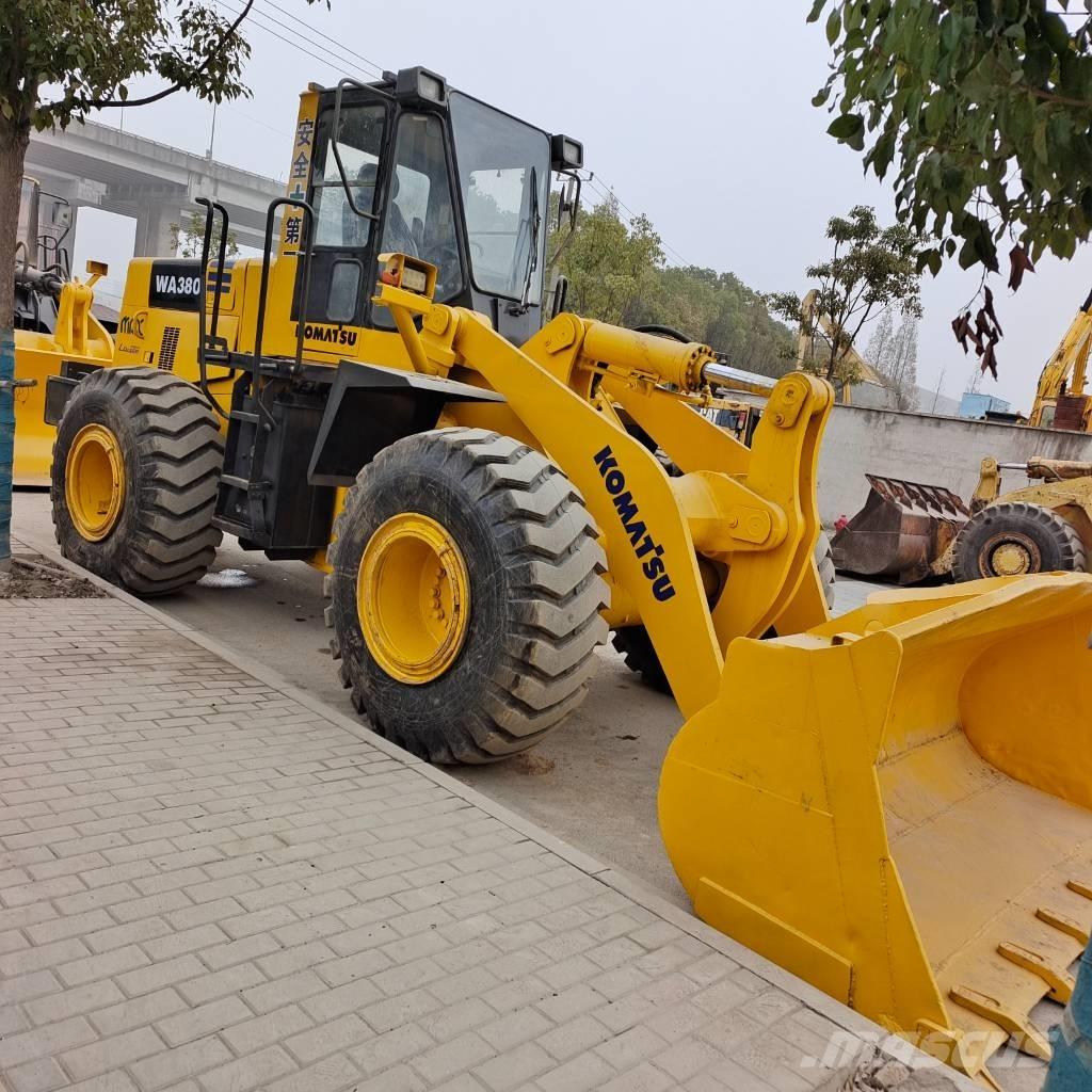 Komatsu WA 380 Wielladers