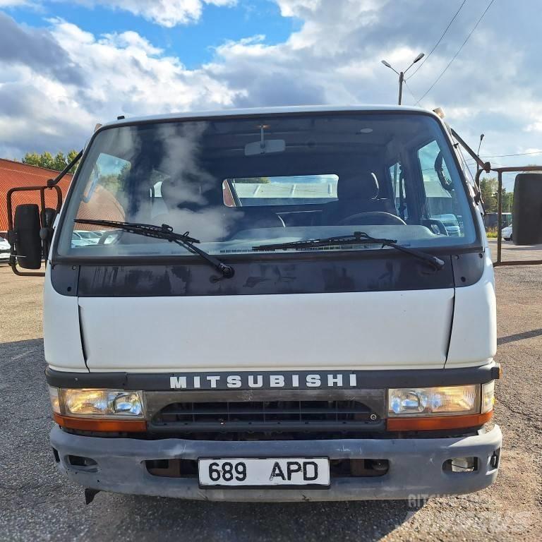 Mitsubishi Canter Vlakke laadvloer met kraan