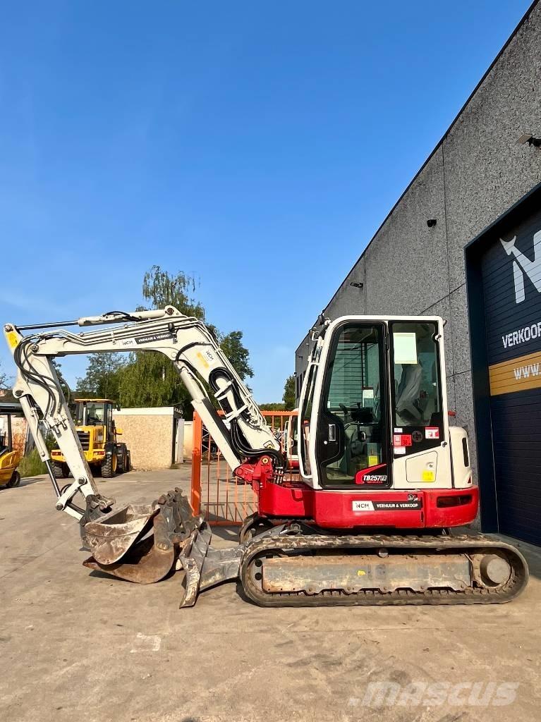 Takeuchi TB 257 FR Minigraafmachines < 7t
