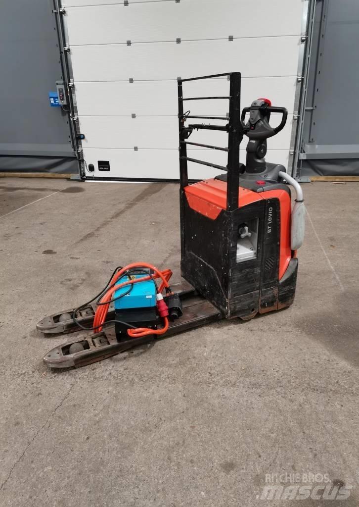 Toyota LPE200 Meerij pallettruck met platform