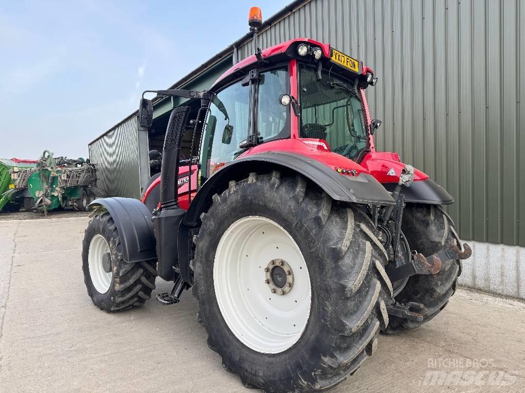Valtra T194 Versu Tractoren