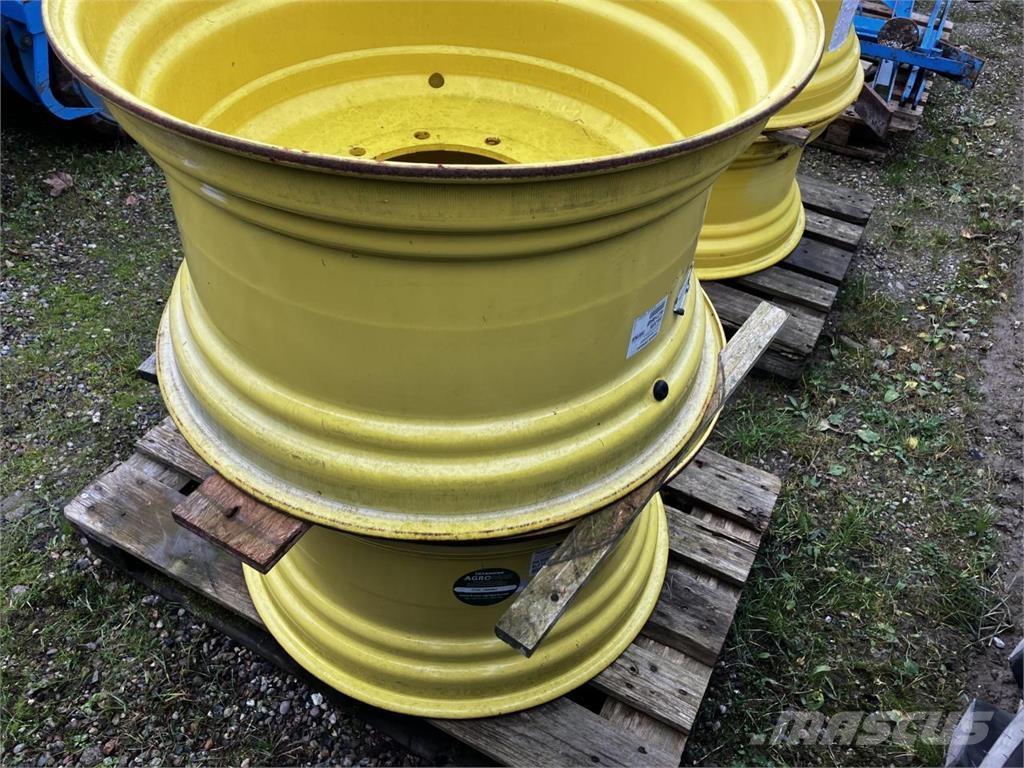 John Deere 18x30 Banden, wielen en velgen