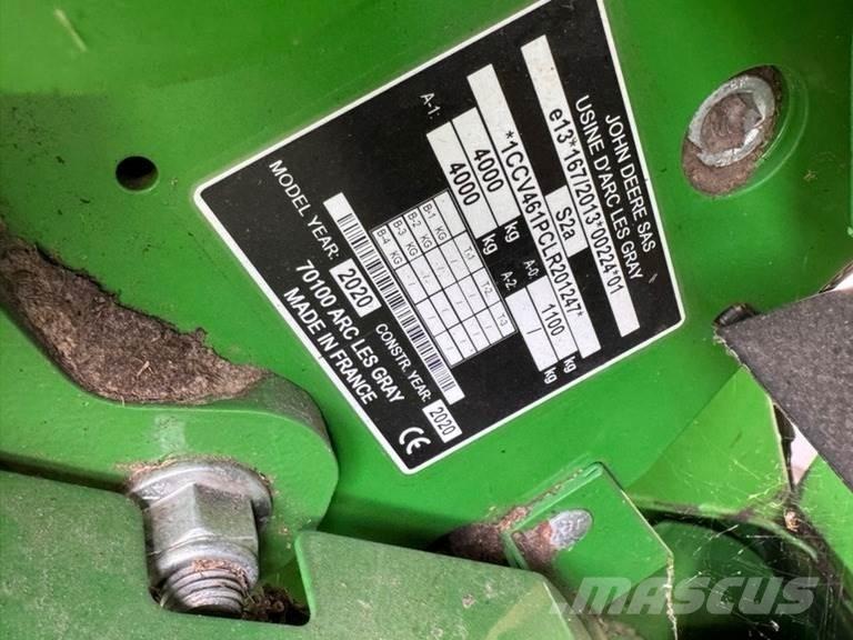 John Deere V461R Ronde-balenpersen