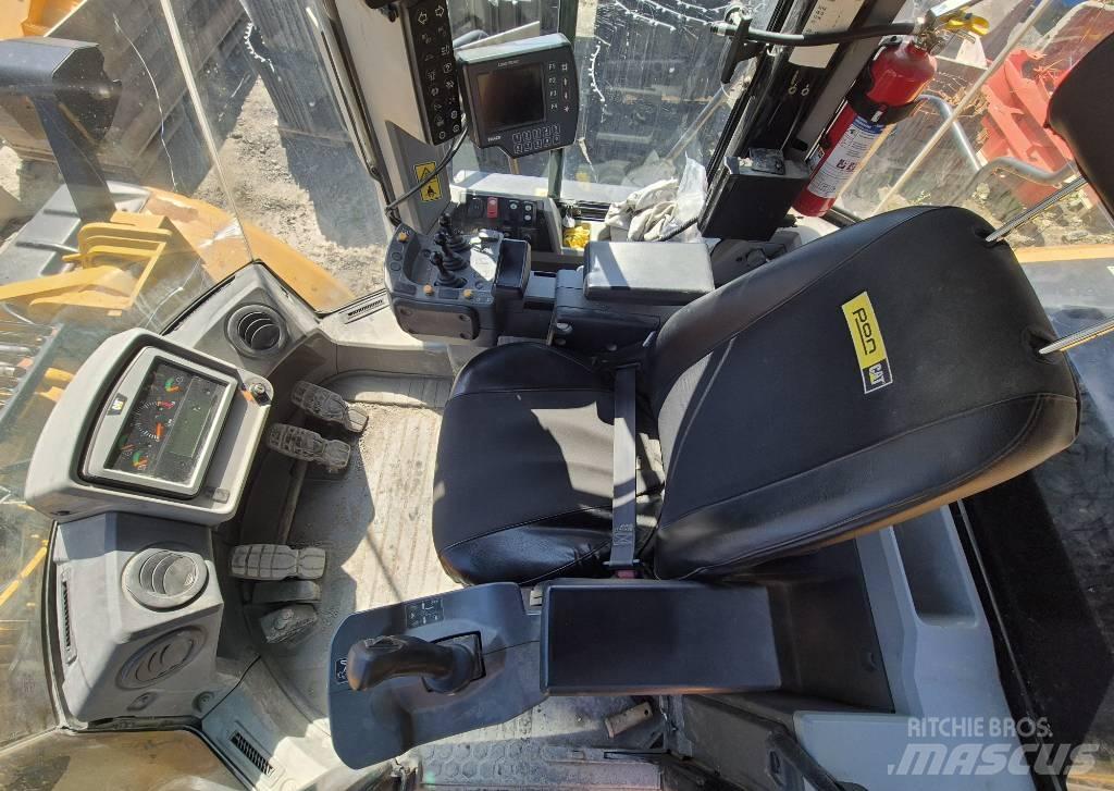 CAT 966M Wielladers