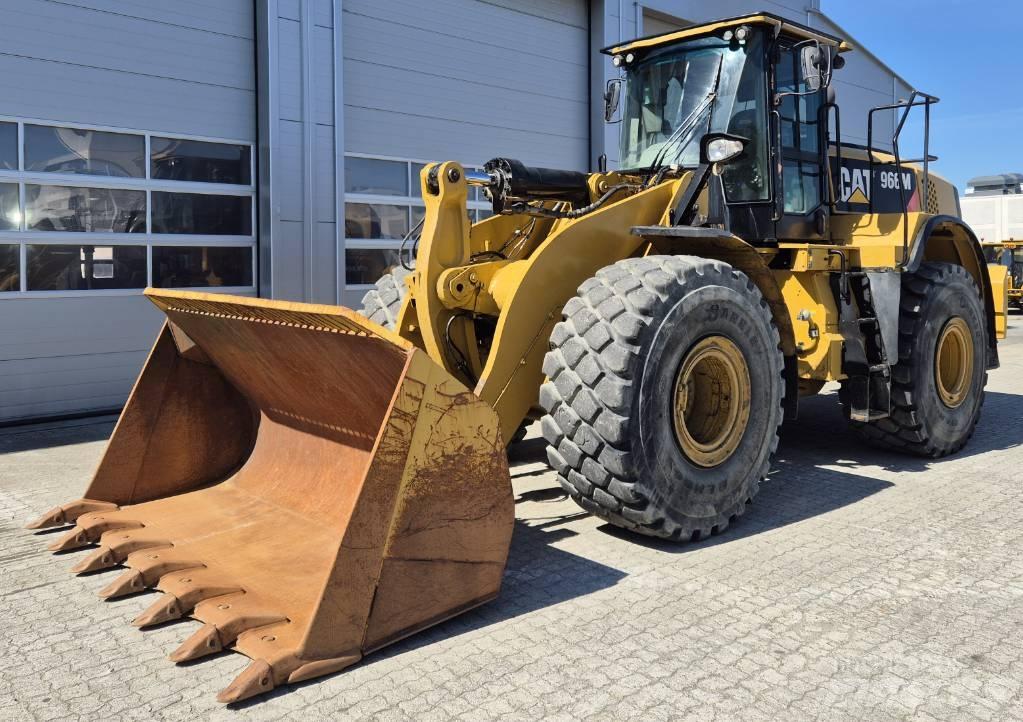 CAT 966M Wielladers