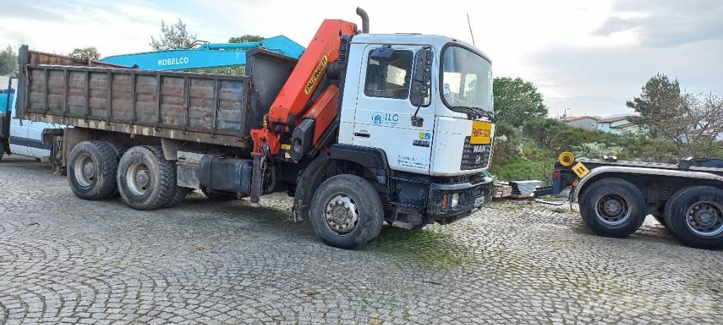MAN 26.364 Vlakke laadvloer met kraan