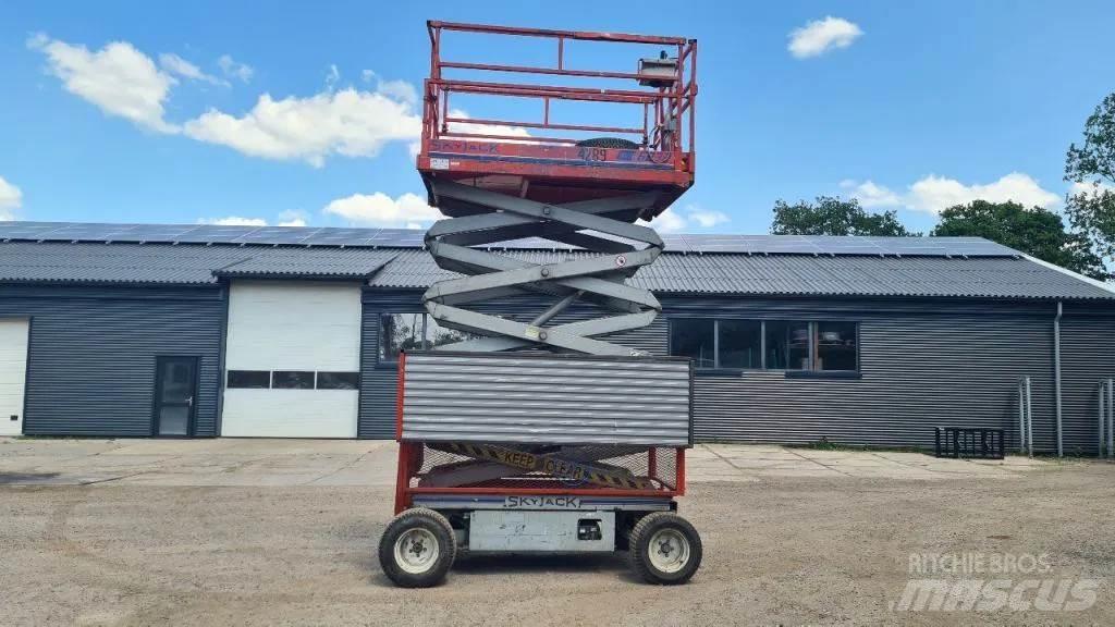 SkyJack 6832 Schaarhoogwerkers