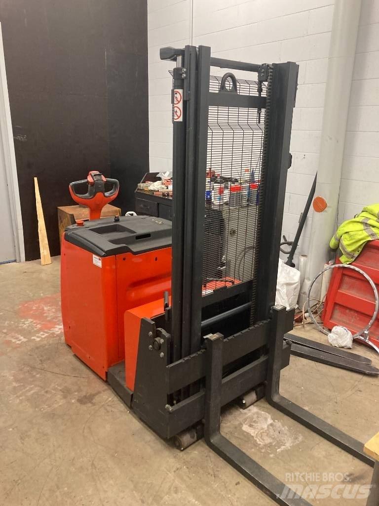 Linde L12AC Stapelaar meeloop
