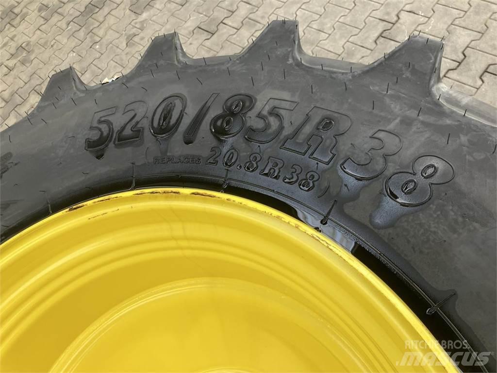 BKT 520/85R38 Banden, wielen en velgen