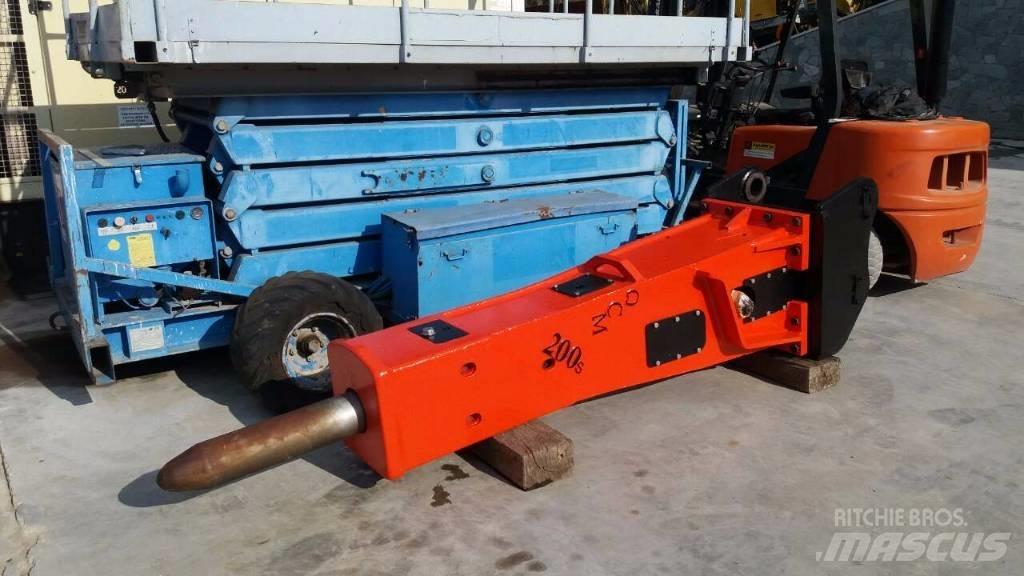 OCM 200s Hamers en brekers