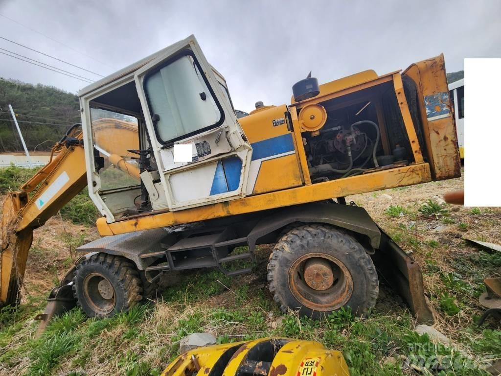 Hyundai ROBEX 2000W Wielgraafmachines
