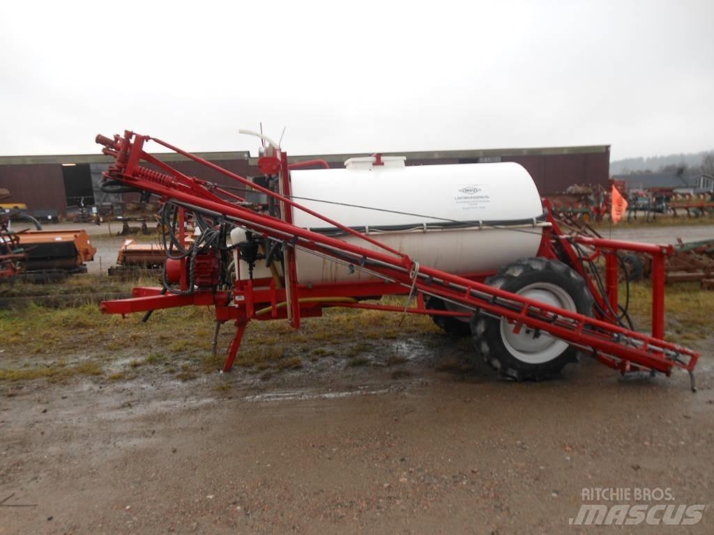 Lindus SPRUTA 2400L Getrokken spuitmachines