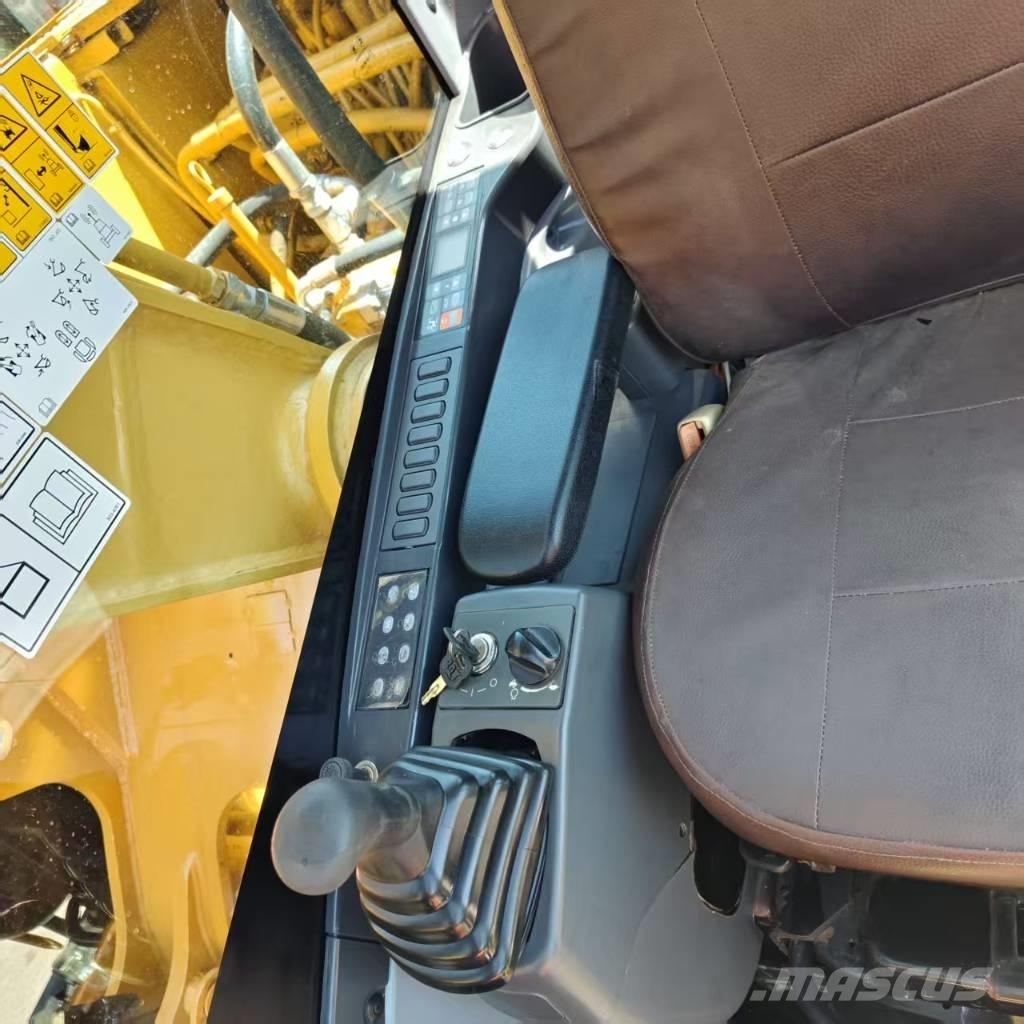 CAT 320 D Rupsgraafmachines