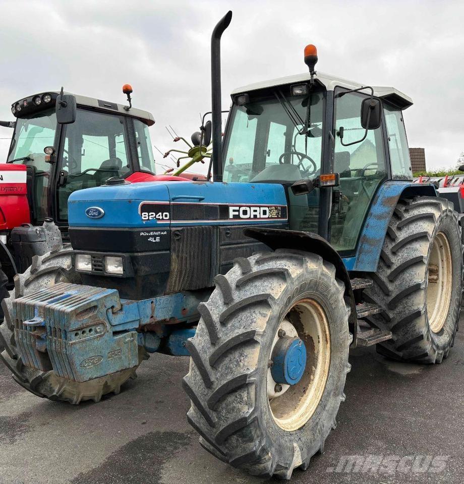 Ford 8240 Tractoren
