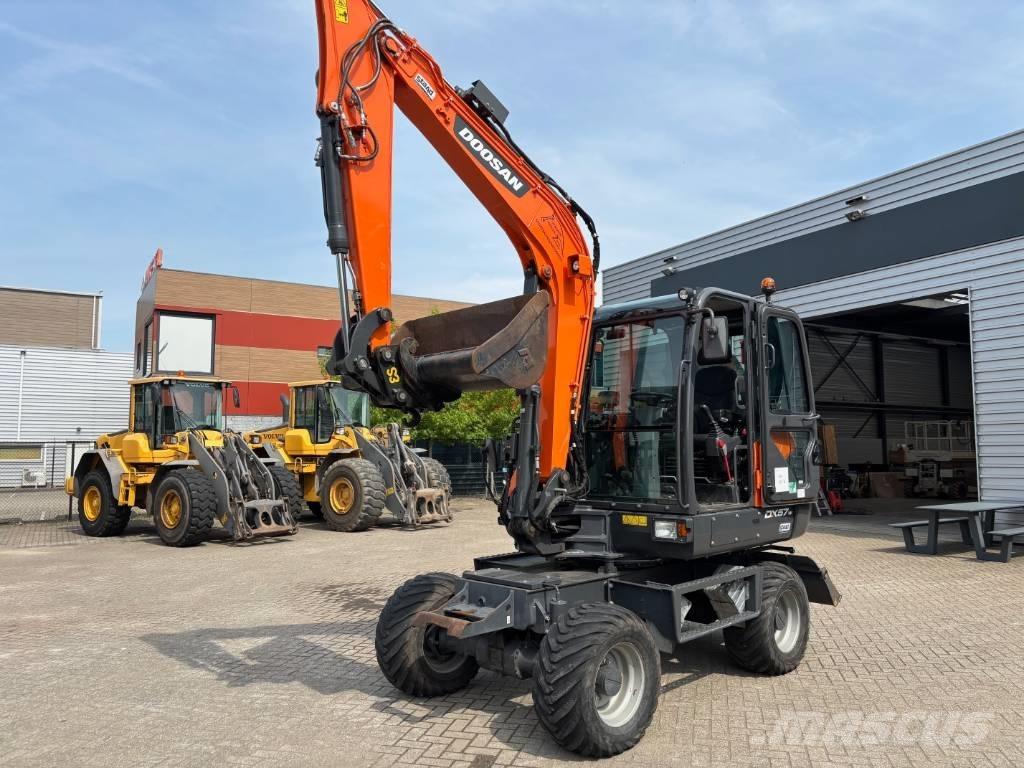 Doosan DX 57 Wielgraafmachines