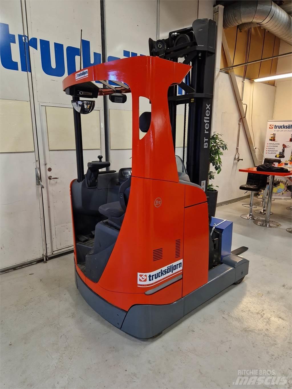 BT RRE160E Reachtruck voor hoog niveau