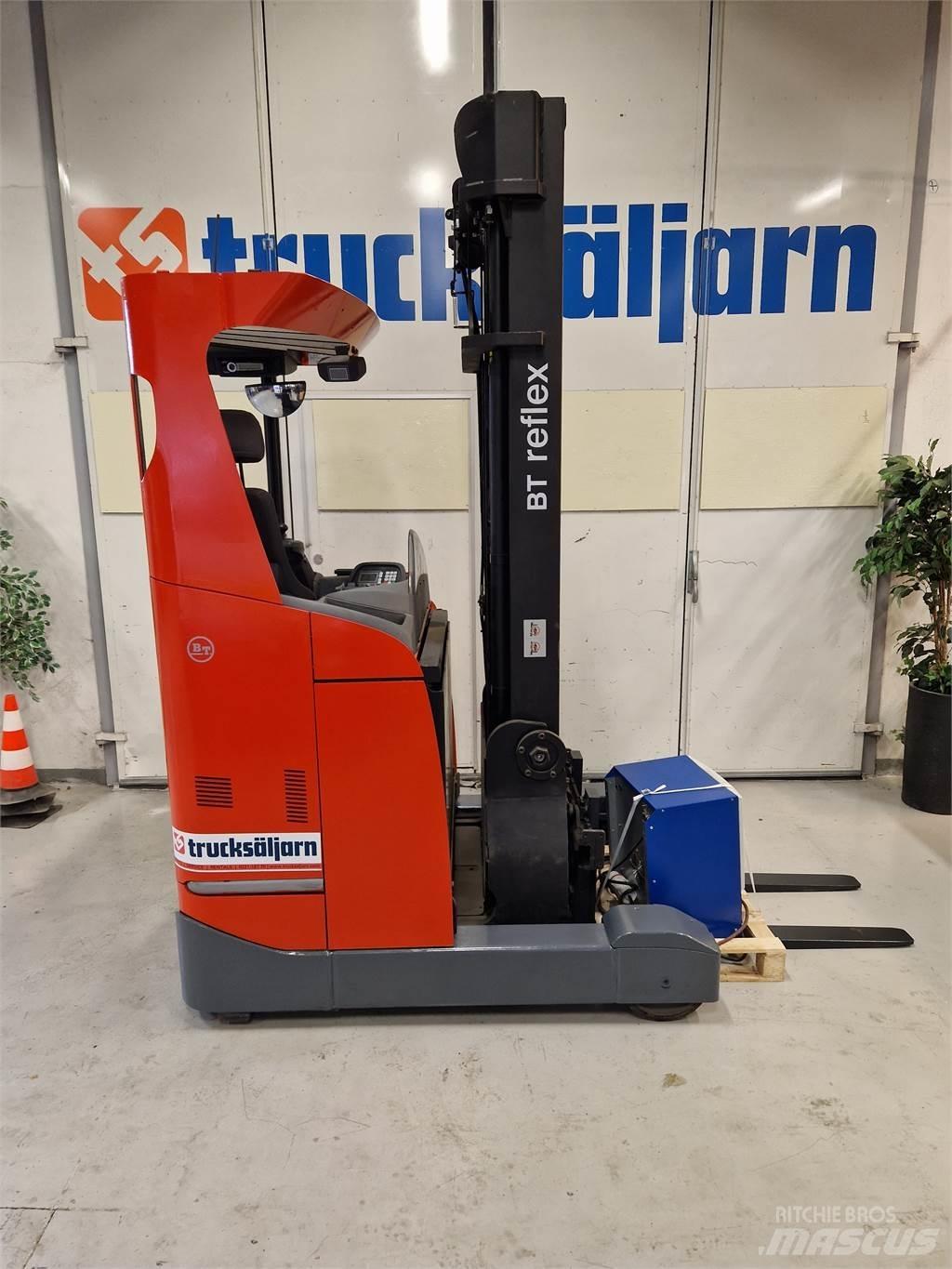 BT RRE160E Reachtruck voor hoog niveau