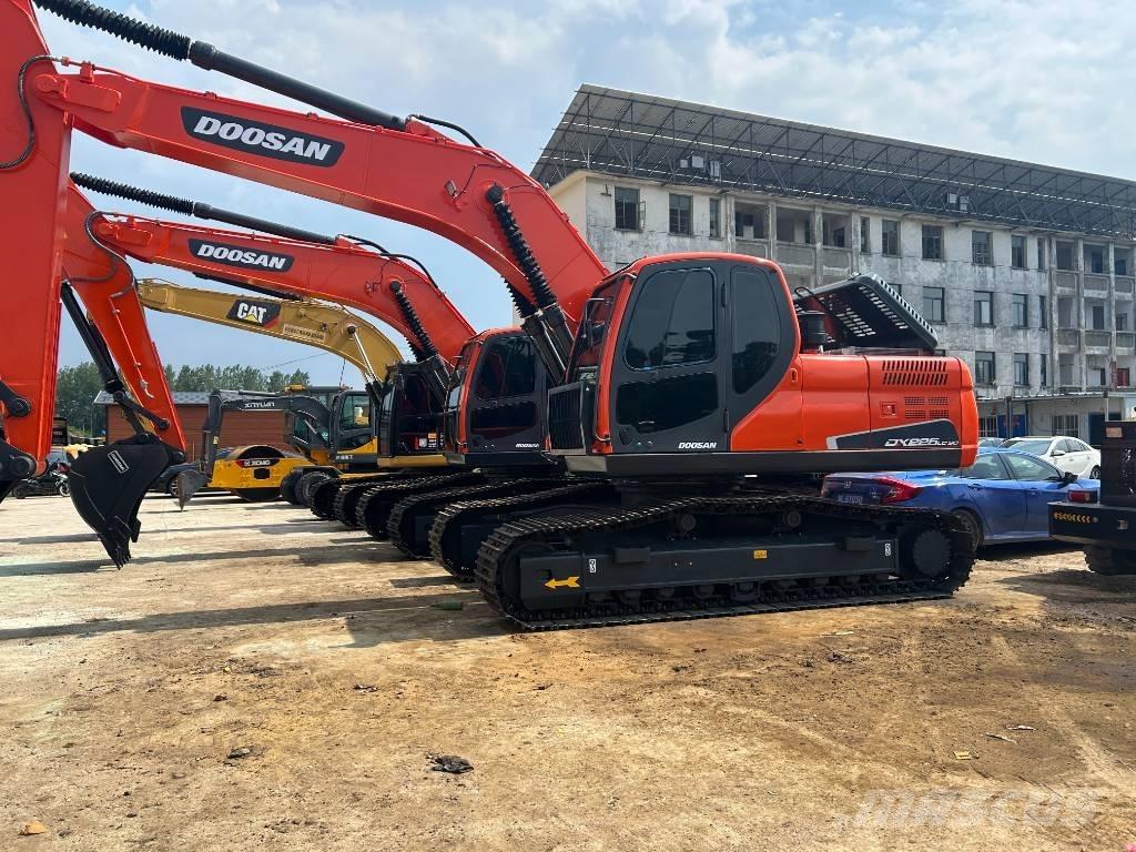 Doosan DX 225 LC Rupsgraafmachines