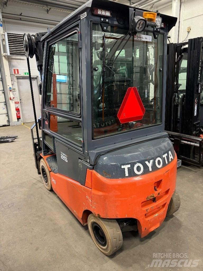 Toyota 8FBMKT25 Elektrische heftrucks