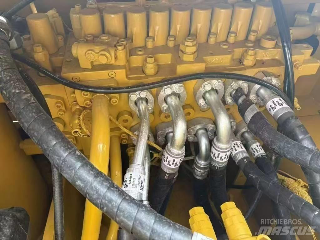CAT 323GC Rupsgraafmachines