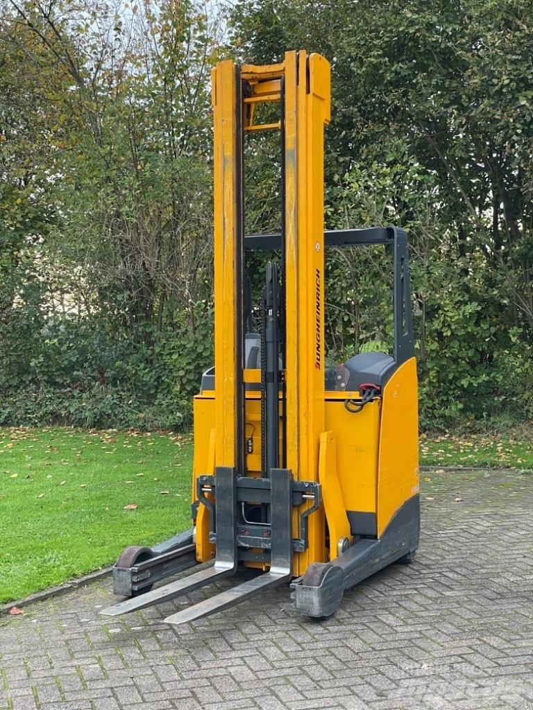 Jungheinrich ETV 114 Reachtruck voor hoog niveau