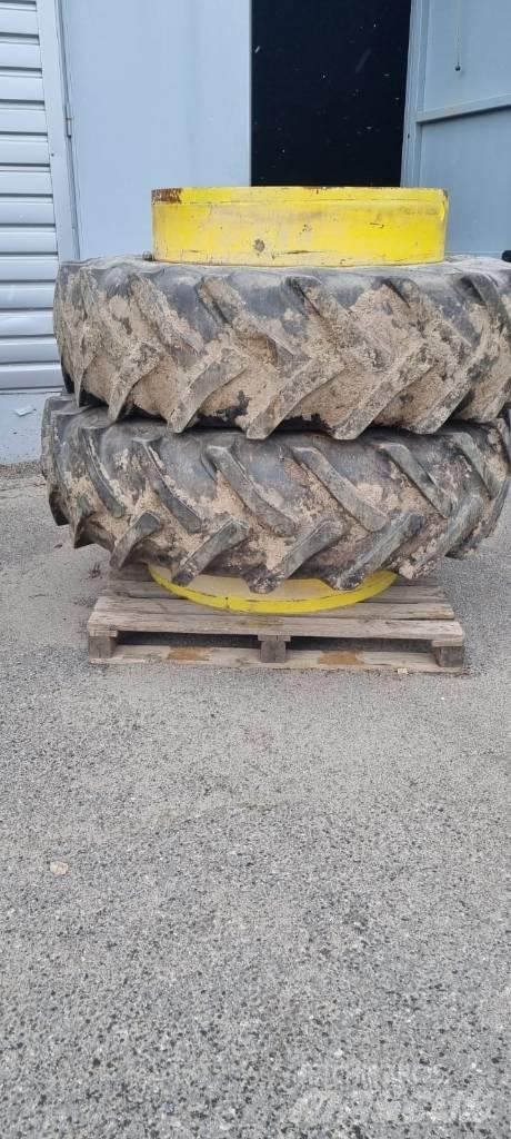 Taurus 16.9R38 Banden, wielen en velgen