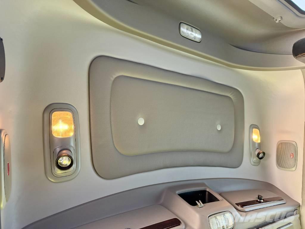 Peterbilt 389 Trekkers