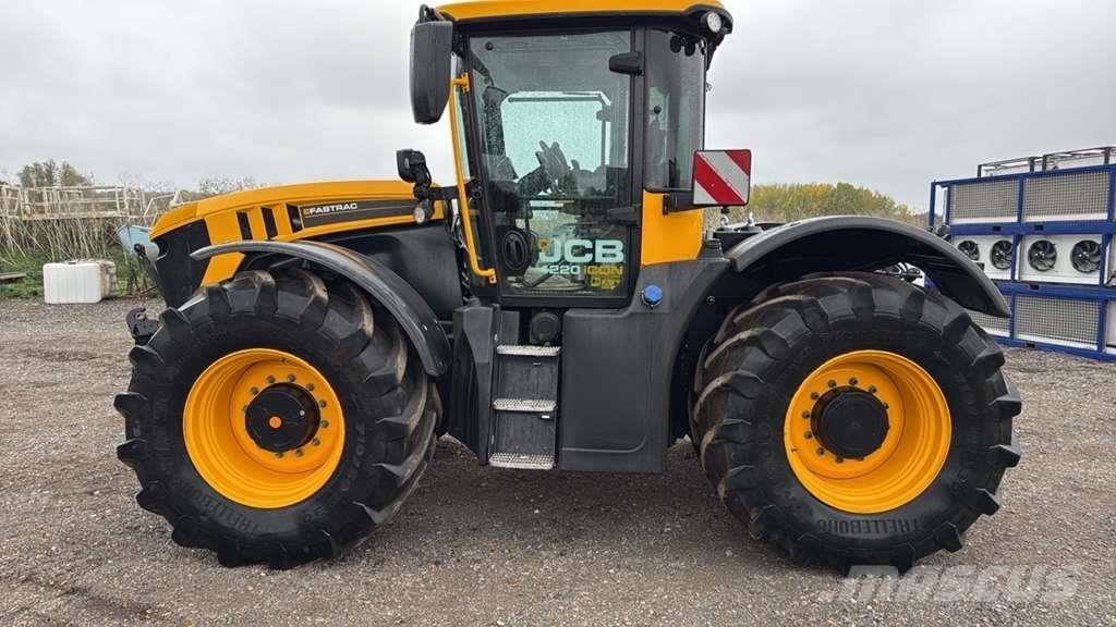 JCB Fastrac 4220 Tractoren