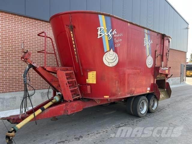Peecon 26M³ Mengvoedermachines