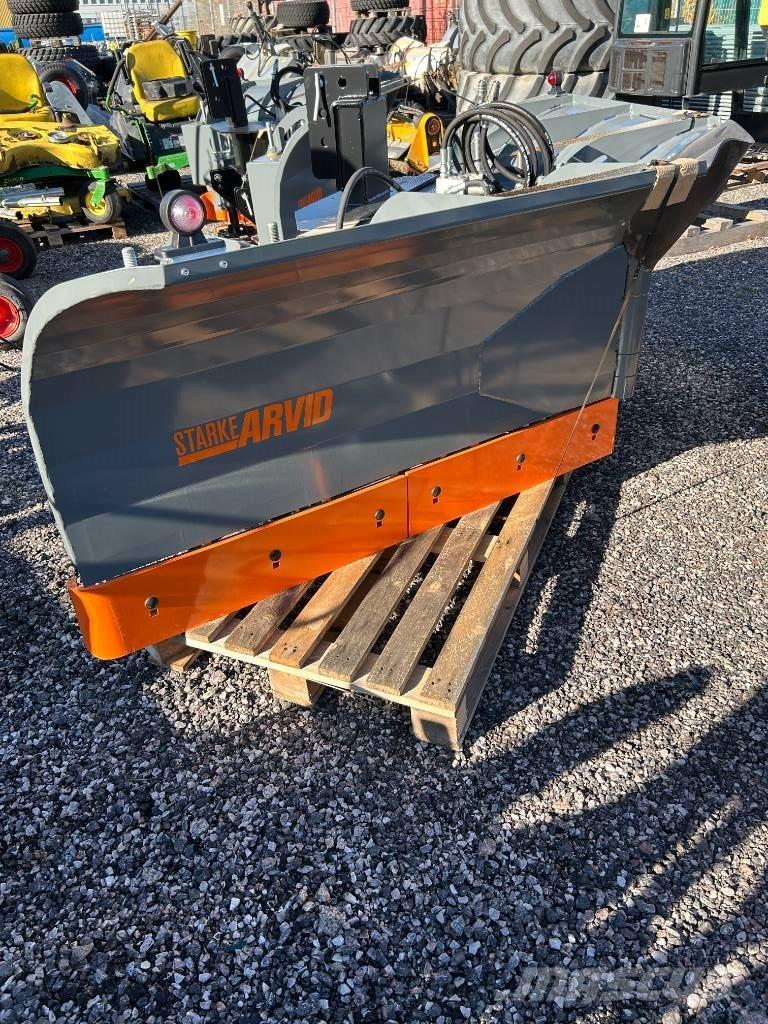 Fjärås 325 vikplog Sneeuwruimers en -schuivers