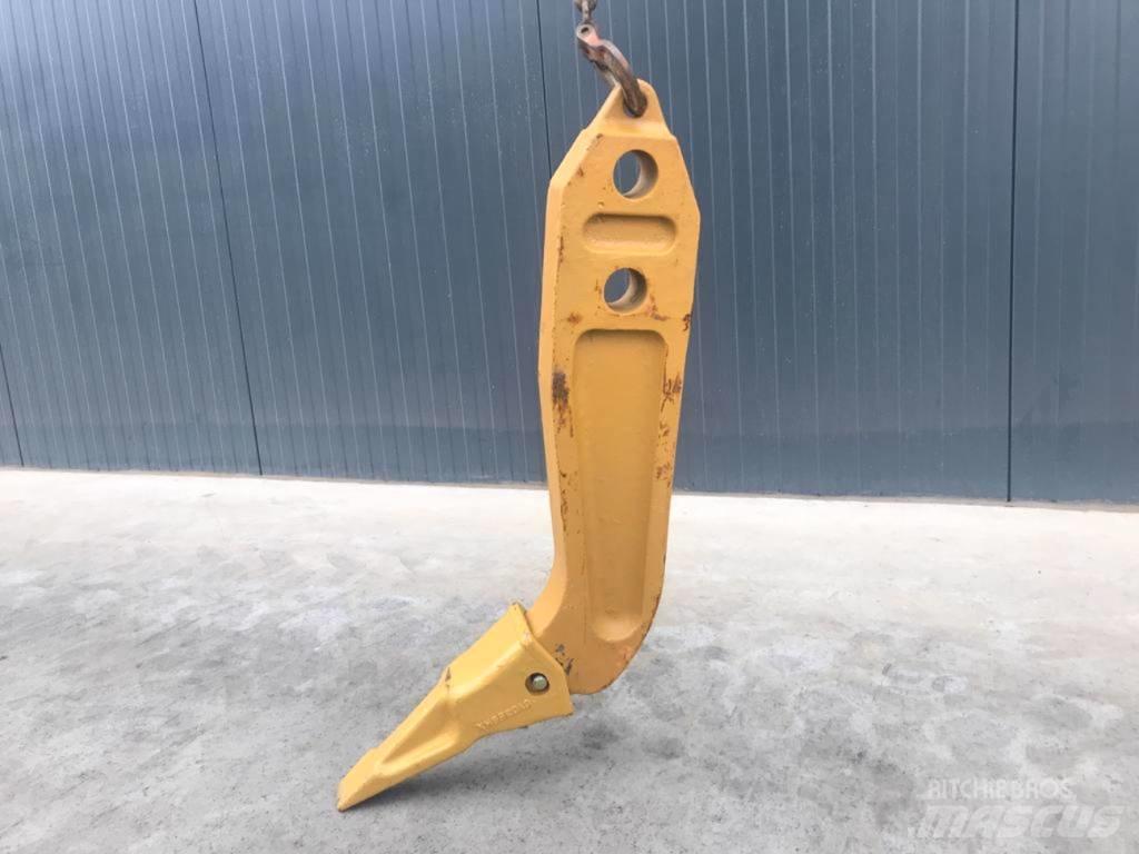 Komatsu D61 Shank Wegopbrekers