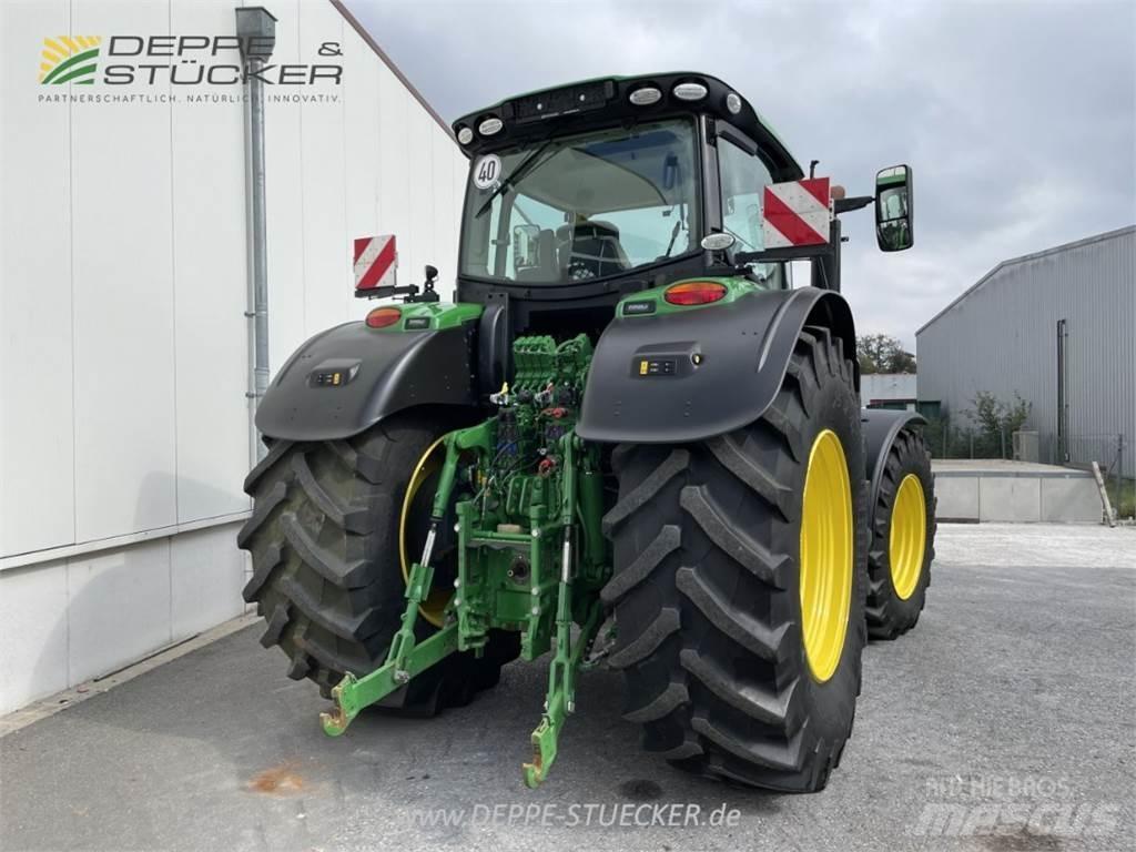 John Deere 6230R Tractoren