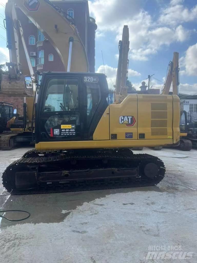 CAT 320 Rupsgraafmachines