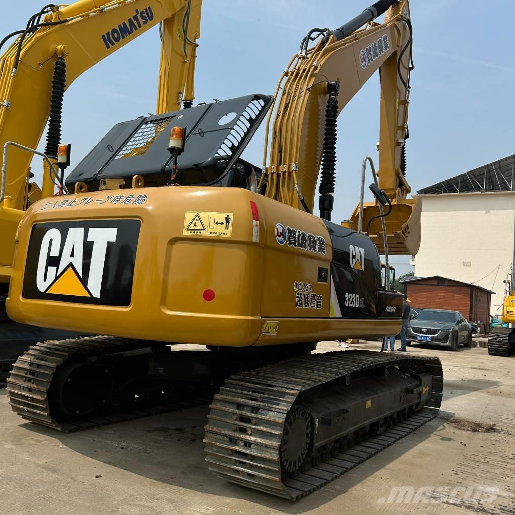 CAT 323D2L Rupsgraafmachines