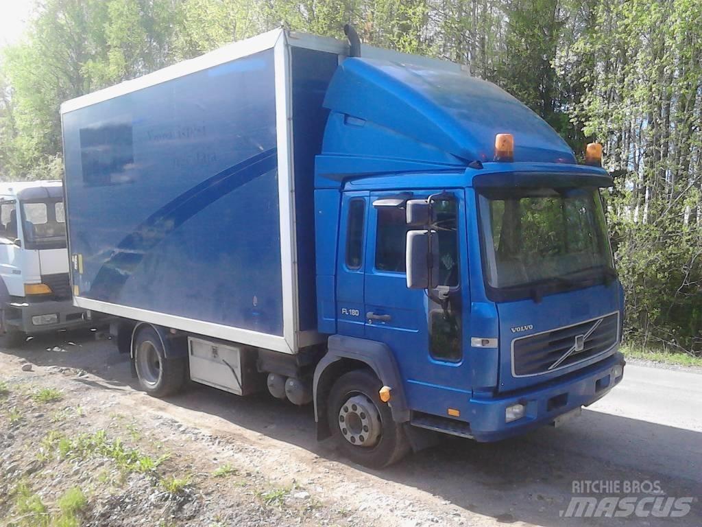 Volvo FL 220 Bakwagens met gesloten opbouw