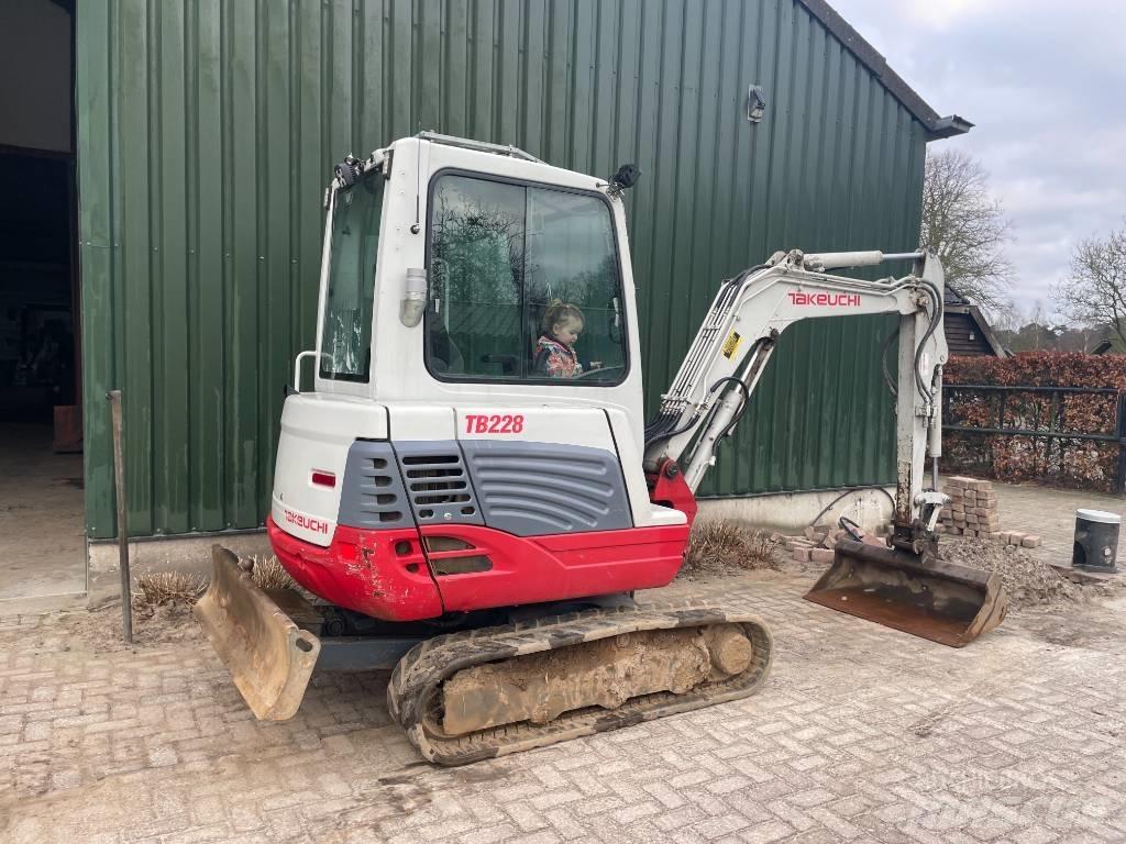 Takeuchi TB 228 Minigraafmachines < 7t