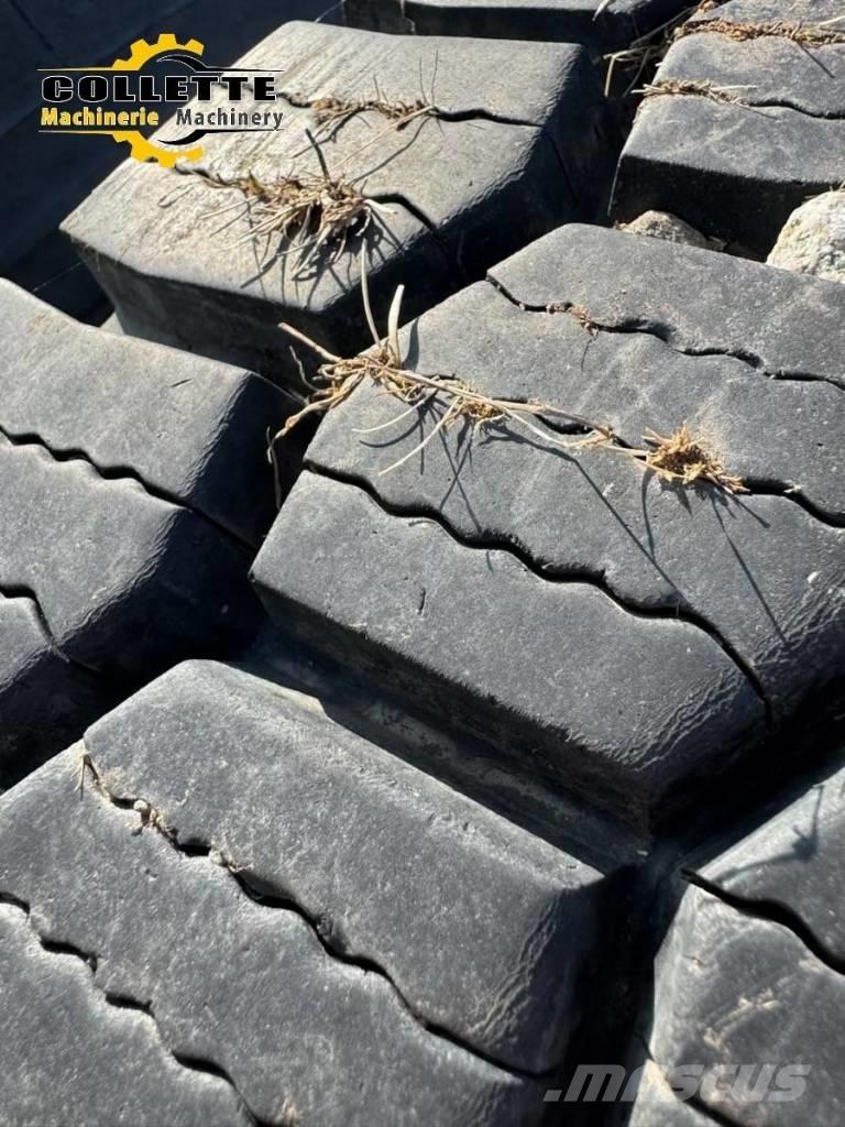 Freightliner 122 SD Trekkers