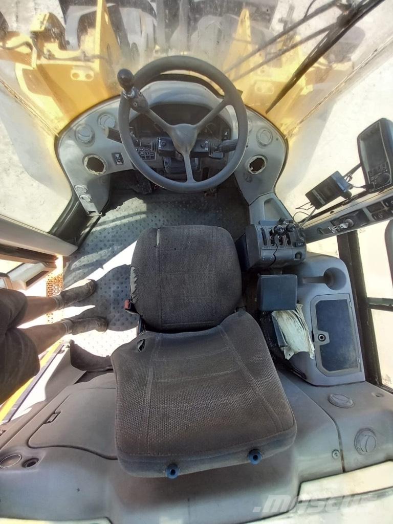 Volvo L 120 F Wielladers