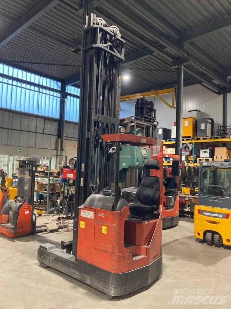 BT RRE-7 Reachtruck voor hoog niveau