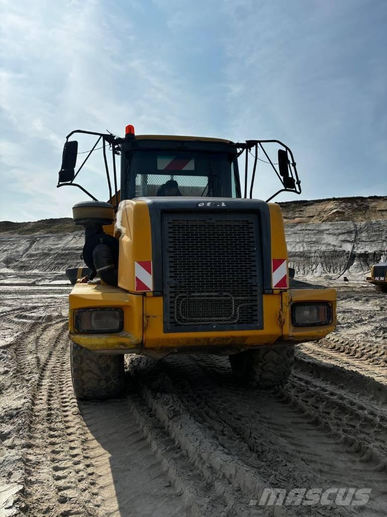 Bell B 25 Knik dumptrucks