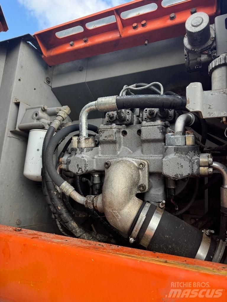 Hitachi ZX 210 Rupsgraafmachines