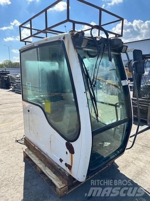 Liebherr R 914 C CAB Cabine en interieur