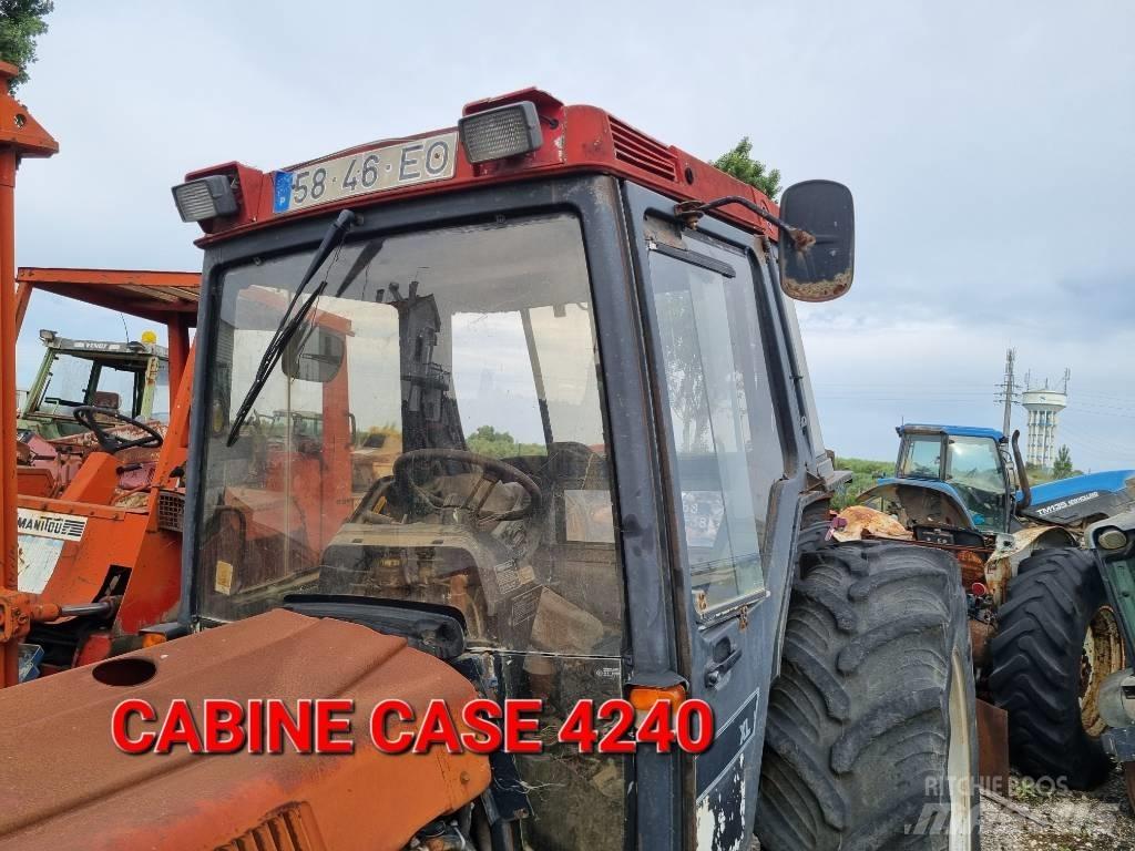  CABINE CASE 4240 Cabine en interieur