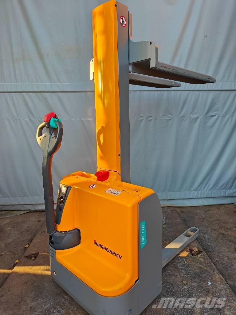 Jungheinrich EMC 110 Stapelaar meeloop