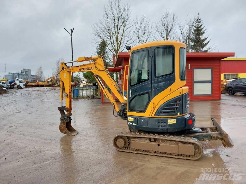 Hyundai R25Z-9AK Minigraafmachines < 7t