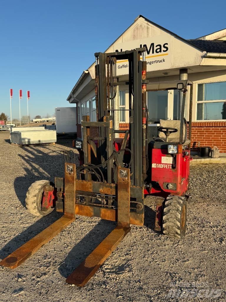 Moffett M4 25.3 Diesel heftrucks