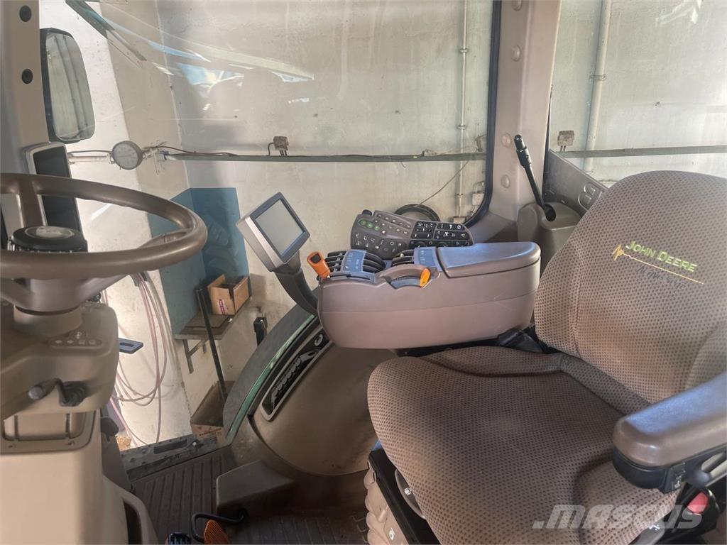 John Deere 7230 R Tractoren